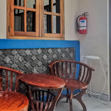 Hotel Reddoorz Near Pantai Pancer Door Pacitan Exterior foto